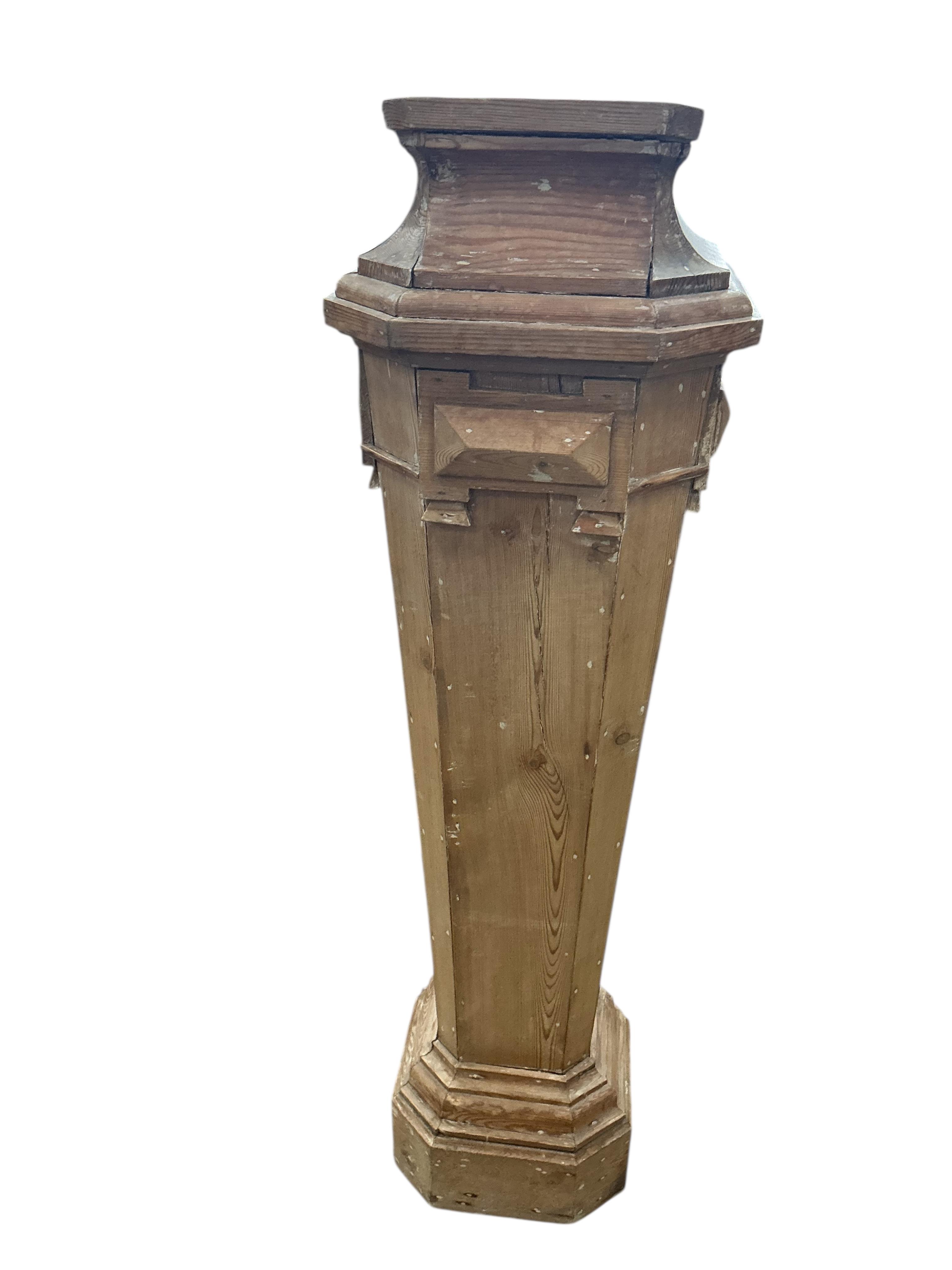 A Victorian octagonal pine pedestal, height 112cm